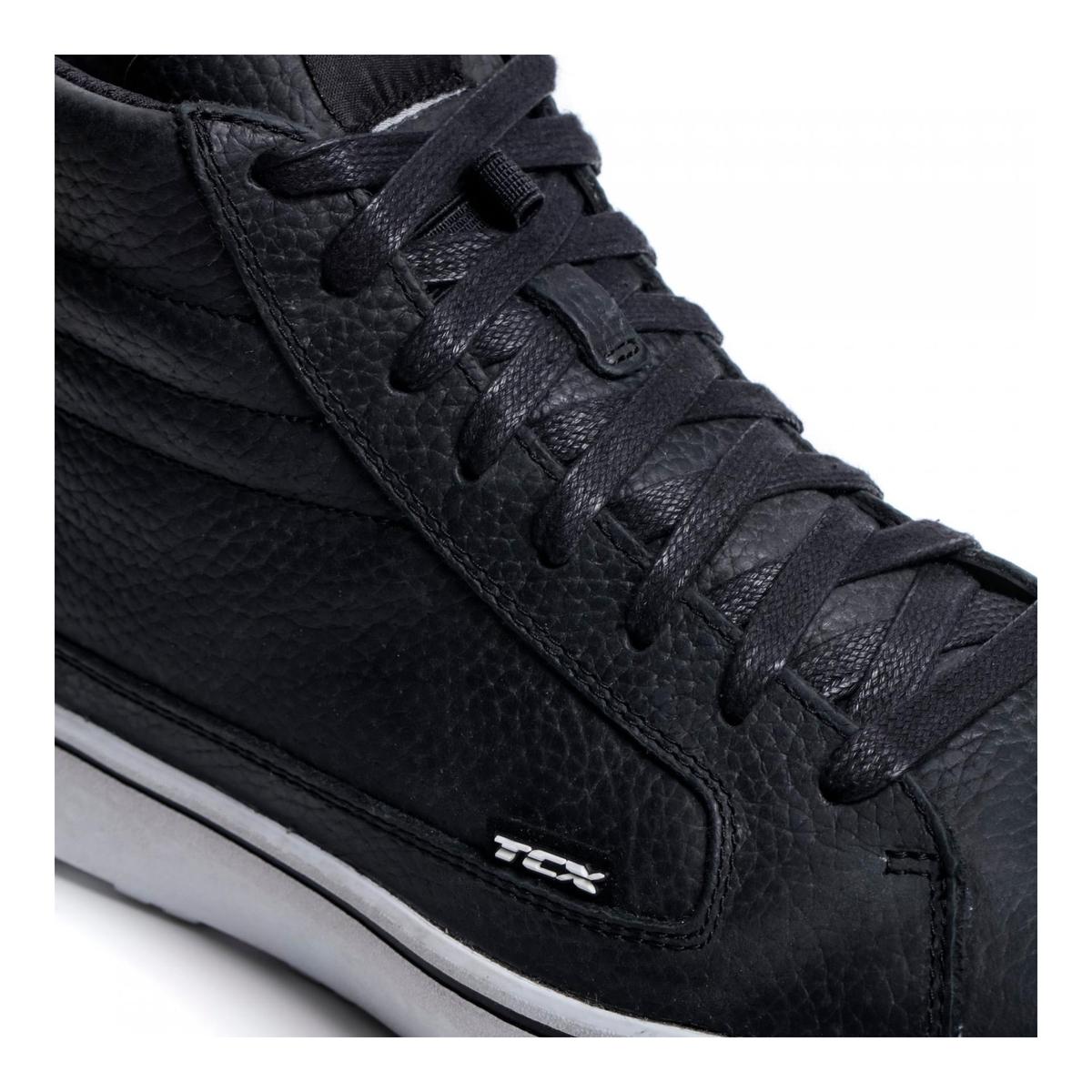 product/b/a/baskets-moto-tcx-street-3-wp-noir-noir-blanc-400043_4_.jpg