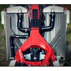 mx1311-protection-de-radiateur-up-design-beta-mx1311-argente-tu